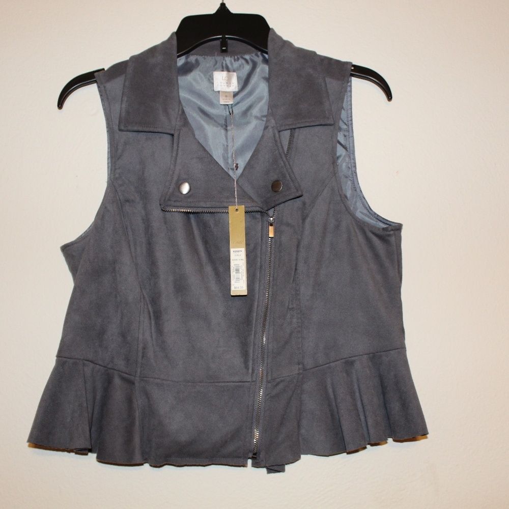 Sleeveless suede jacket